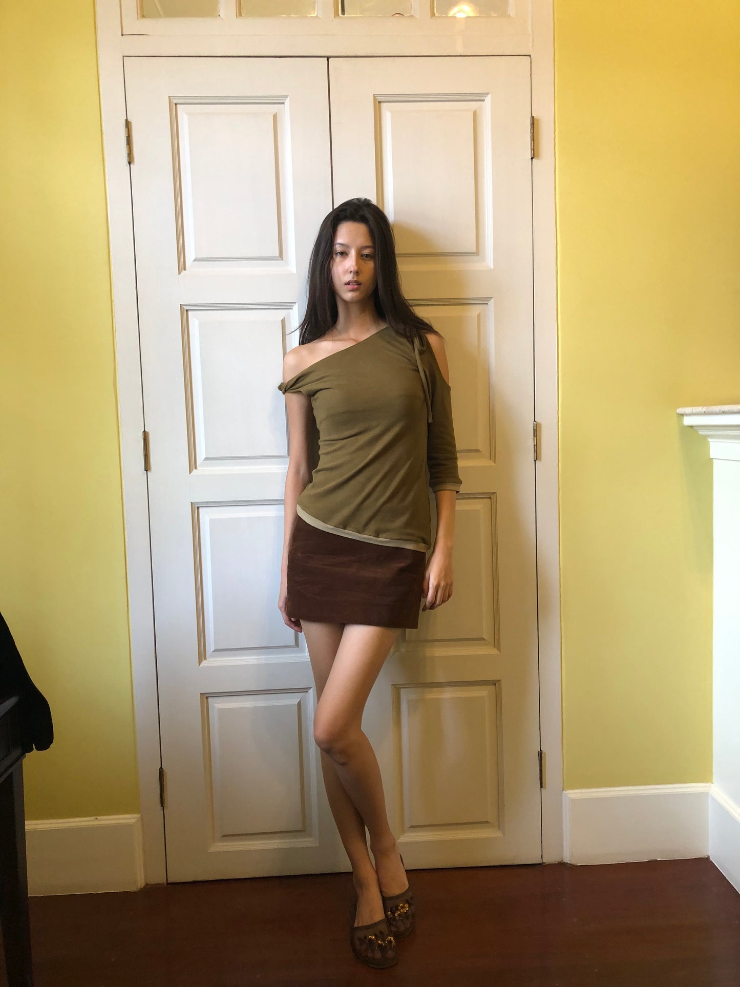 RYN ONE-SHOULDER CUT OUT TOP