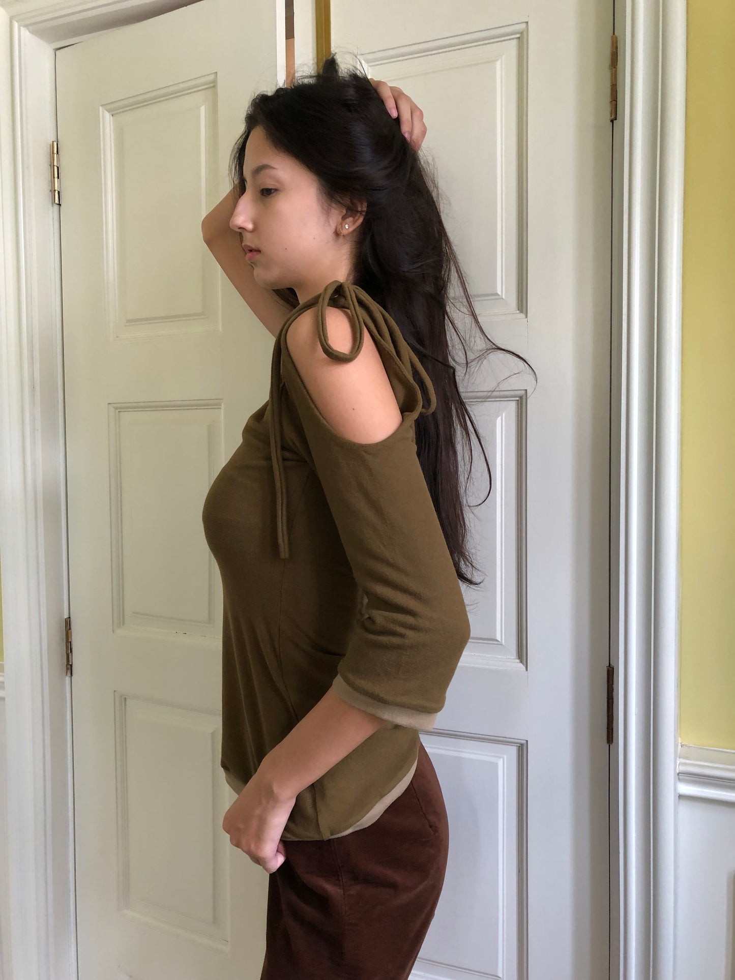 RYN ONE-SHOULDER CUT OUT TOP