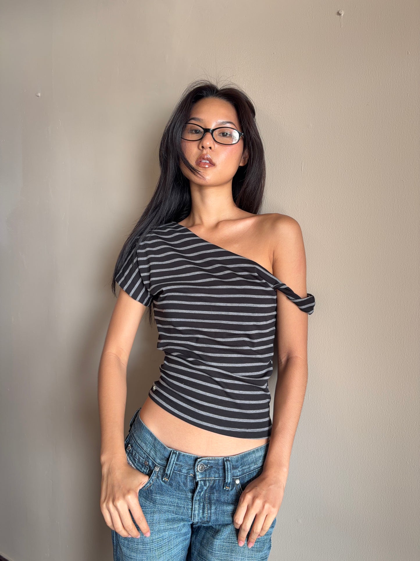 NORI ROLL-SLEEVE TOP